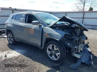 2020 Jeep Compass Limited with VIN 3C4NJDCB1LT147944, listed as a IAAI auction lot 41963780 with 101,351 mi miles. Bid and sale history available at carsss.com. Image 1.