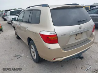 2008 Toyota Highlander with VIN JTEDS41A182002555, listed as a IAAI auction lot 41930986 with 391,281 mi miles. Bid and sale history available at carsss.com. Image 3.