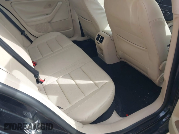 2010 Volkswagen Jetta Wolfsburg Edition с VIN 3VWRJ7AJ2AM159649, выставлен на аукционе IAAI как лот 41734701 с пробегом 144 214 миль миль и . История ставок и продаж доступна на DreamBid. Изображение 8.