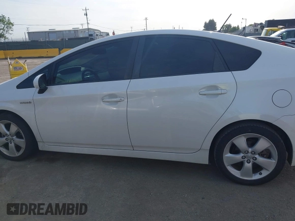2013 Toyota Prius One with VIN JTDKN3DU9D5685925, listed as a IAAI auction lot 42142830 with 166,976 mi miles and . Bid and sale history available at DreamBid. Image 14.