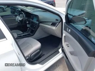 2016 Hyundai Sonata 2.4L z VIN 5NPE24AFXGH327870, wystawiony jako IAAI lot #42173050 z przebiegiem 72 000 mil mil oraz . Historia ofert i sprzedaży dostępna na DreamBid. Obrazek 5.
