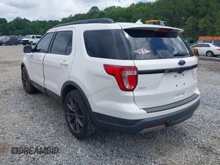 2019 Ford Explorer XLT with VIN 1FM5K7D84KGB01752, listed as a IAAI auction lot 42423239 with 97,861 mi miles and . Bid and sale history available at DreamBid. Image 3.