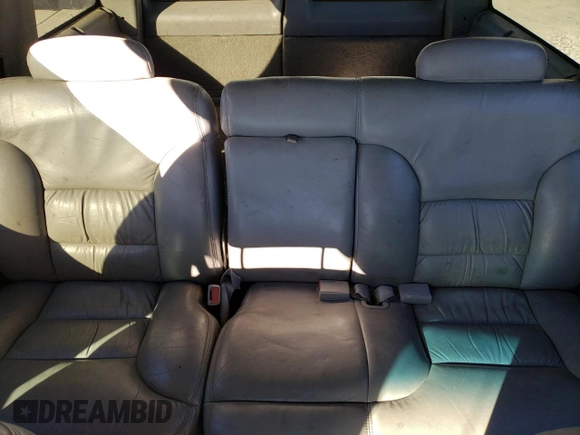 1998 GMC Yukon with VIN 1GKEK13R1WR508227, listed as a Copart auction lot 88325315 with 238,085 mi miles and Salvage Title. Bid and sale history available at carsss.com. Image 10.