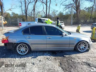 2003 BMW 3 Series 325i with VIN WBAEV33473KL61416, listed as a IAAI auction lot 41624573 with 288,961 mi miles and . Bid and sale history available at DreamBid. Image 14.