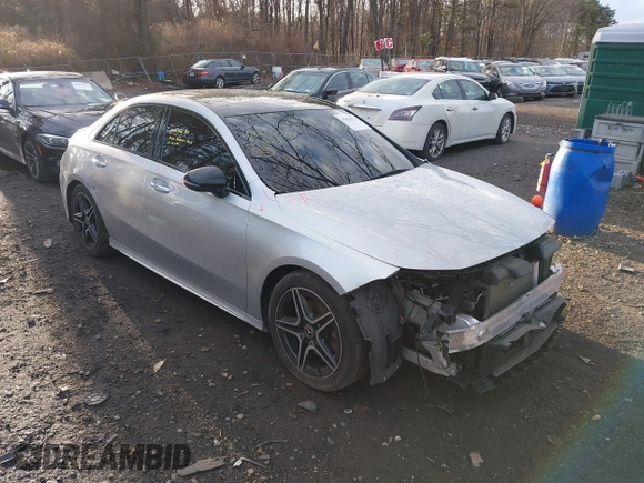 2021 Mercedes-Benz A 220 z VIN W1K3G4FBXMJ273221, wystawiony jako IAAI lot #41829672 z przebiegiem 39 164 mil mil oraz . Historia ofert i sprzedaży dostępna na DreamBid. Obrazek 6.