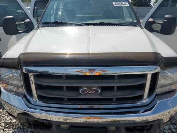 2002 Ford Super Duty F-250 XL with VIN 1FTNW21F72ED29593, listed as a Copart auction lot 68245844 with 301,129 mi miles and Salvage Title. Bid and sale history available at carsss.com. Image 13.