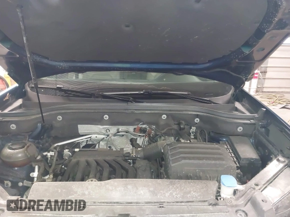 2018 Volkswagen Atlas SEL Premium with VIN 1V2NR2CA5JC597639, listed as a IAAI auction lot 41867470 with 99,642 mi miles and . Bid and sale history available at DreamBid. Image 10.