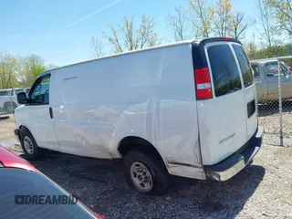 2017 GMC Savana Cargo z VIN 1GTW7AFFXH1909070, wystawiony jako IAAI lot #42162732 z przebiegiem 66 214 mil mil oraz . Historia ofert i sprzedaży dostępna na DreamBid. Obrazek 14.