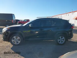 2019 Toyota RAV4 XLE with VIN JTMW1RFV1KD002799, listed as a IAAI auction lot 40887562 with 75,016 mi miles. Bid and sale history available at carsss.com. Image 14.