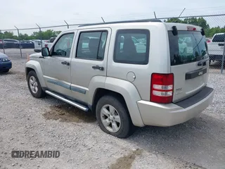 2009 Jeep Liberty Sport z VIN 1J8GN28K09W553011, wystawiony jako IAAI lot #42376108 z przebiegiem 187 806 mil mil oraz . Historia ofert i sprzedaży dostępna na DreamBid. Obrazek 3.