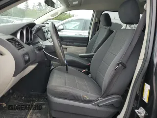 2008 Dodge Grand Caravan SE z VIN 2D8HN44H08R796201, wystawiony jako Copart lot #56981925 z przebiegiem 268 007 mil mil oraz Czysty tytuł • Clean title. Historia ofert i sprzedaży dostępna na DreamBid. Obrazek 7.
