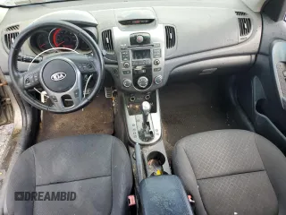 2010 Kia Forte SX с VIN KNAFW4A31A5242306, выставлен на аукционе Copart как лот 56427975 с пробегом 131 119 миль миль и Чистый • Clean title. История ставок и продаж доступна на DreamBid. Изображение 8.