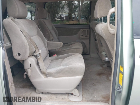 2007 Toyota Sienna CE with VIN 5TDZK23C27S070870, listed as a IAAI auction lot 42039359 with 331,934 mi miles and . Bid and sale history available at carsss.com. Image 8.