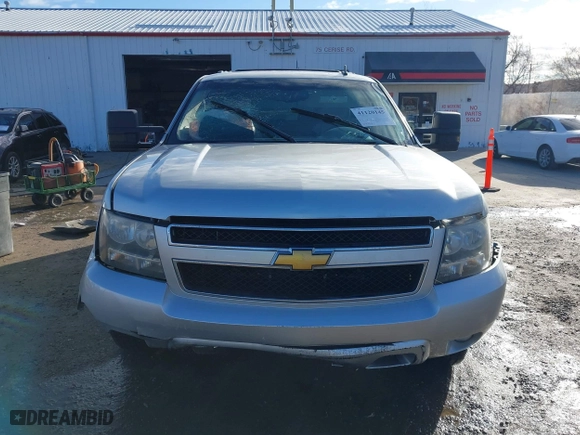 2013 Chevrolet Suburban LT with VIN 1GNSKJE70DR314805, listed as a IAAI auction lot 41120145 with 178,769 mi miles. Bid and sale history available at carsss.com. Image 13.