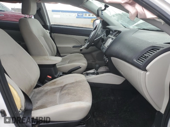 2018 Mitsubishi Outlander ES z VIN JA4AR3AU1JZ019712, wystawiony jako Copart lot #54940985 z przebiegiem 77 778 mil mil oraz Szkoda całkowita • Salvage title. Historia ofert i sprzedaży dostępna na DreamBid. Obrazek 7.