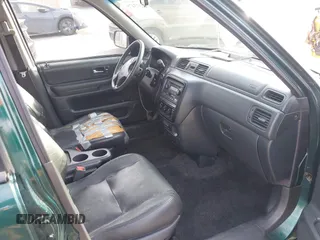 2000 Honda CR-V SE with VIN JHLRD1878YS017229, listed as a IAAI auction lot 41573475 with 195,739 mi miles. Bid and sale history available at carsss.com. Image 5.