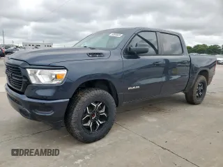 2019 Ram 1500 Tradesman z VIN 1C6RREGT8KN613622, wystawiony jako Copart lot #60858825 z przebiegiem 67 449 mil mil oraz Czysty tytuł • Clean title. Historia ofert i sprzedaży dostępna na DreamBid. Obrazek 1.