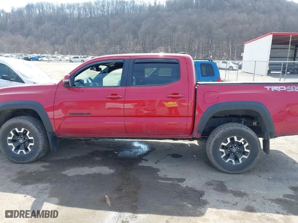 2020 Toyota Tacoma 4WD SR5 with VIN 3TMCZ5AN7LM305667, listed as a IAAI auction lot 41790927 with 86,173 mi miles. Bid and sale history available at carsss.com. Image 15.