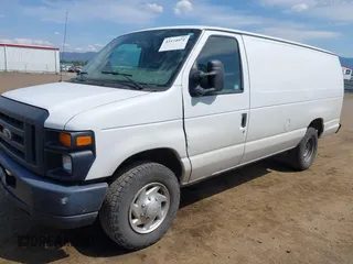 2014 Ford Econoline Cargo Commercial z VIN 1FTNS2EW9EDB03748, wystawiony jako IAAI lot #42574971 z przebiegiem 250 937 mil mil oraz . Historia ofert i sprzedaży dostępna na DreamBid. Obrazek 17.