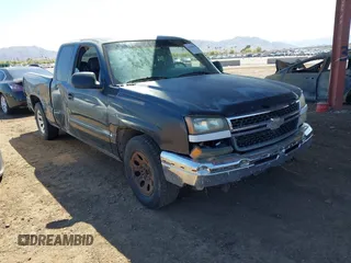 2005 Chevrolet Silverado 1500 Work Truck with VIN 1GCEC19X15Z268965, listed as a IAAI auction lot 41868496 with 205,903 mi miles. Bid and sale history available at carsss.com. Image 1.