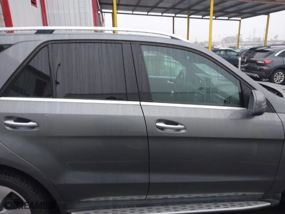 2018 Mercedes-Benz GLE with VIN 4JGDA5JBXJB001718, listed as a IAAI auction lot 41567368 with NaN miles. Bid and sale history available at carsss.com. Image 14.