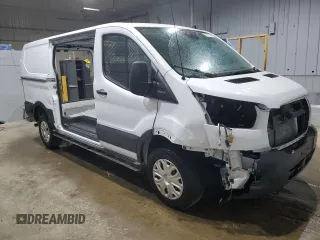 2023 Ford Transit Cargo z VIN 1FTBR1Y82PKB80689, wystawiony jako Copart lot #64601645 z przebiegiem 14 074 mil mil oraz Czysty tytuł • Clean title. Historia ofert i sprzedaży dostępna na DreamBid. Obrazek 4.