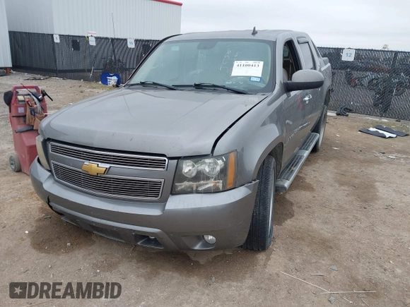 2007 Chevrolet Avalanche LTZ z VIN 3GNEC12J77G129472, wystawiony jako IAAI lot #41100413 z przebiegiem Nie podano mil oraz . Historia ofert i sprzedaży dostępna na DreamBid. Obrazek 17.