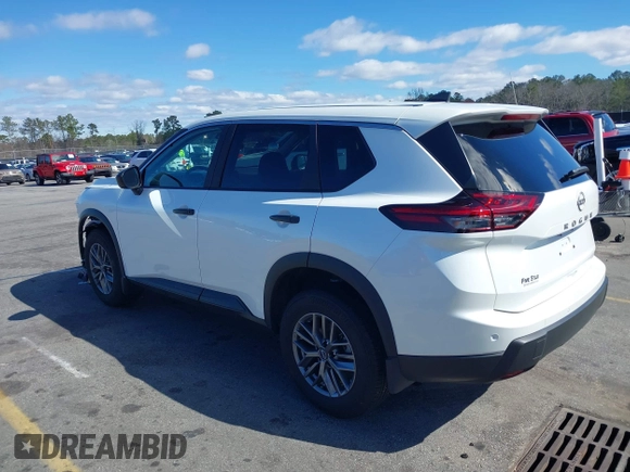 2024 Nissan Rogue S z VIN 5N1BT3AA9RC746379, wystawiony jako IAAI lot #41708183 z przebiegiem 3 796 mil mil oraz . Historia ofert i sprzedaży dostępna na DreamBid. Obrazek 3.