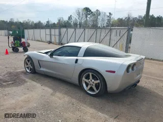 2005 Chevrolet Corvette with VIN 1G1YY24U855103609, listed as a IAAI auction lot 41875751 with 121,031 mi miles. Bid and sale history available at carsss.com. Image 3.