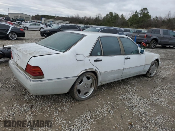 1992 Mercedes-Benz 560 with VIN WDBGA57E7NA068936, listed as a Copart auction lot 85746754 with 132,264 mi miles and Clean Title. Bid and sale history available at DreamBid. Image 3.
