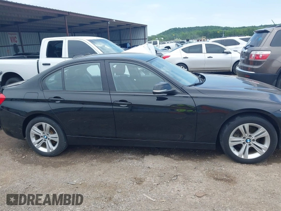 2016 BMW 3 Series 328i xDrive z VIN WBA8E3G59GNT26073, wystawiony jako IAAI lot #42337925 z przebiegiem 110 149 mil mil oraz . Historia ofert i sprzedaży dostępna na DreamBid. Obrazek 14.