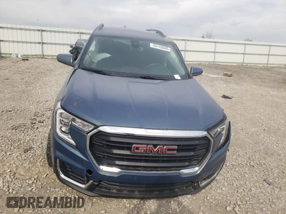 2024 GMC Terrain SLE z VIN 3GKALMEGXRL116982, wystawiony jako Copart lot #53143045 z przebiegiem 6779 mil mil oraz Szkody całkowita. Historia ofert i sprzedaży dostępna na DreamBid. Obrazek 5.