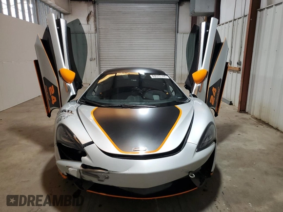 2017 McLaren 570S z VIN SBM13DAA6HW002345, wystawiony jako Copart lot #69572144 z przebiegiem 22 164 mil mil oraz Szkody całkowita. Historia ofert i sprzedaży dostępna na DreamBid. Obrazek 12.