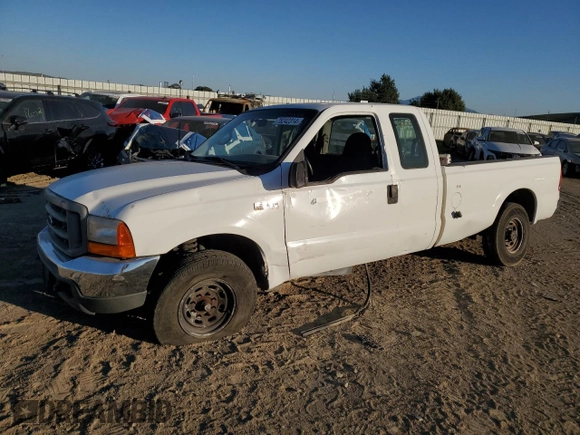 2001 Ford Super Duty F-250 XL with VIN 1FTNX20LX1EA05038, listed as a Copart auction lot 78242314 with 182,059 mi miles and Salvage Title. Bid and sale history available at carsss.com. Image 1.