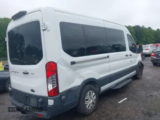 2018 Ford Transit Passenger XL z VIN 1FBAX2CM2JKA31397, wystawiony jako IAAI lot #42252424 z przebiegiem 72 434 mil mil oraz . Historia ofert i sprzedaży dostępna na DreamBid. Obrazek 4.