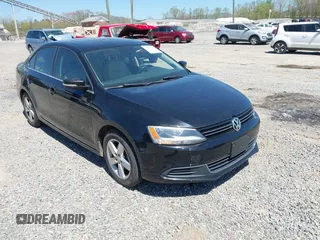 2014 Volkswagen Jetta TDI w/Premium/Nav с VIN 3VWLL7AJXEM435467, выставлен на аукционе IAAI как лот 42056011 с пробегом 167 534 миль миль и . История ставок и продаж доступна на DreamBid. Изображение 1.