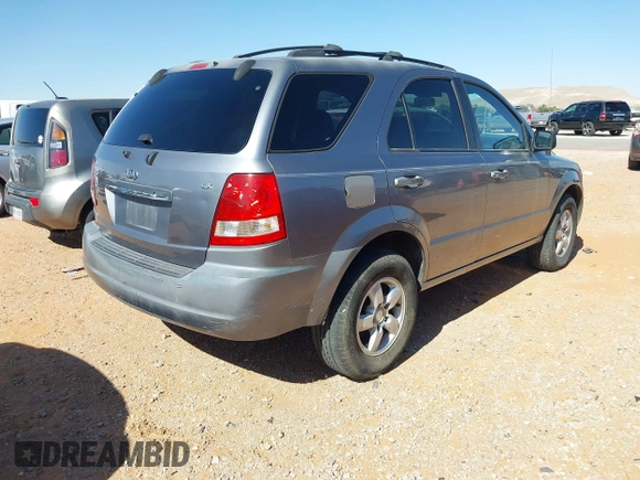 2006 Kia Sorento LX with VIN KNDJD733X65552995, listed as a IAAI auction lot 42058232 with 116,378 mi miles and . Bid and sale history available at DreamBid. Image 4.