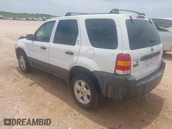 2005 Ford Escape XLT with VIN 1FMYU03125KE16019, listed as a IAAI auction lot 42256715 with 222,592 mi miles and . Bid and sale history available at DreamBid. Image 3.