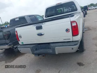 2015 Ford F-250 Lariat z VIN 1FT7W2B65FED52108, wystawiony jako IAAI lot #41940424 z przebiegiem 257 569 mil mil oraz . Historia ofert i sprzedaży dostępna na DreamBid. Obrazek 16.