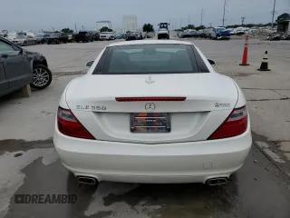 2012 Mercedes-Benz SLK 350 z VIN WDDPK5HA8CF008938, wystawiony jako Copart lot #57484345 z przebiegiem 84 627 mil mil oraz Szkody całkowita. Historia ofert i sprzedaży dostępna na DreamBid. Obrazek 6.