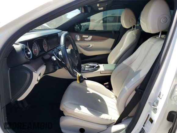 2017 Mercedes-Benz E 300 Luxury z VIN WDDZF4KB8HA016812, wystawiony jako Copart lot #56361855 z przebiegiem 97 312 mil mil oraz Szkoda całkowita • Salvage title. Historia ofert i sprzedaży dostępna na DreamBid. Obrazek 7.