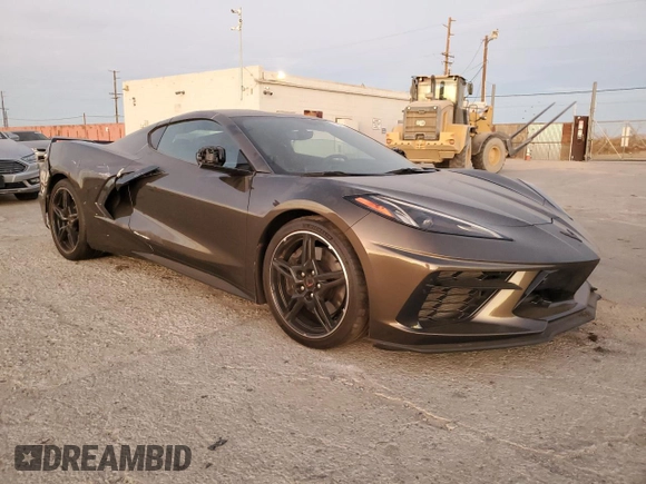 2021 Chevrolet Corvette 2LT z VIN 1G1YB2D42M5100317, wystawiony jako Copart lot #85547734 z przebiegiem Nie podano mil oraz Szkoda całkowita • Salvage title. Historia ofert i sprzedaży dostępna na DreamBid. Obrazek 4.