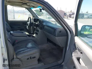2003 Chevrolet Suburban Z71 with VIN 3GNFK16Z63G181774, listed as a IAAI auction lot 41838337 with 1 mi miles. Bid and sale history available at carsss.com. Image 5.