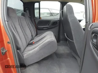 2000 Dodge Dakota Sport with VIN 1B7GG2AN7YS645552, listed as a IAAI auction lot 41811635 with 194,498 mi miles and . Bid and sale history available at carsss.com. Image 8.