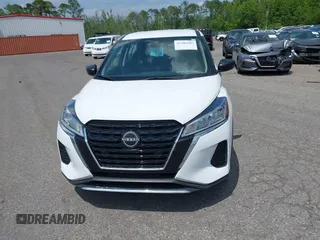 2022 Nissan Kicks S z VIN 3N1CP5BV3NL503498, wystawiony jako IAAI lot #42203907 z przebiegiem 30 139 mil mil oraz . Historia ofert i sprzedaży dostępna na DreamBid. Obrazek 12.