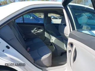 2008 Toyota Camry LE z VIN 4T1BE46K48U775136, wystawiony jako IAAI lot #41990667 z przebiegiem 214 129 mil mil oraz . Historia ofert i sprzedaży dostępna na DreamBid. Obrazek 8.