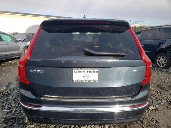 2024 Volvo XC90 Ultimate Bright Theme with VIN YV4062PF8R1185598, listed as a Copart auction lot 83224844 with 11,004 mi miles and Salvage Title. Bid and sale history available at carsss.com. Image 6.