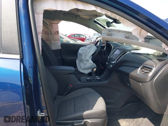 2022 Chevrolet Equinox LT with VIN 3GNAXKEV2NL131190, listed as a IAAI auction lot 42022699 with 41,197 mi miles. Bid and sale history available at carsss.com. Image 5.