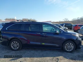 2021 Toyota Sienna XLE with VIN 5TDJRKEC6MS050638, listed as a IAAI auction lot 40875583 with 22,602 mi miles and . Bid and sale history available at DreamBid. Image 12.