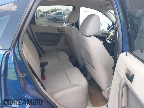 2008 Ford Focus SE with VIN 1FAHP35N08W197111, listed as a IAAI auction lot 42072726 with 109,587 mi miles. Bid and sale history available at carsss.com. Image 8.